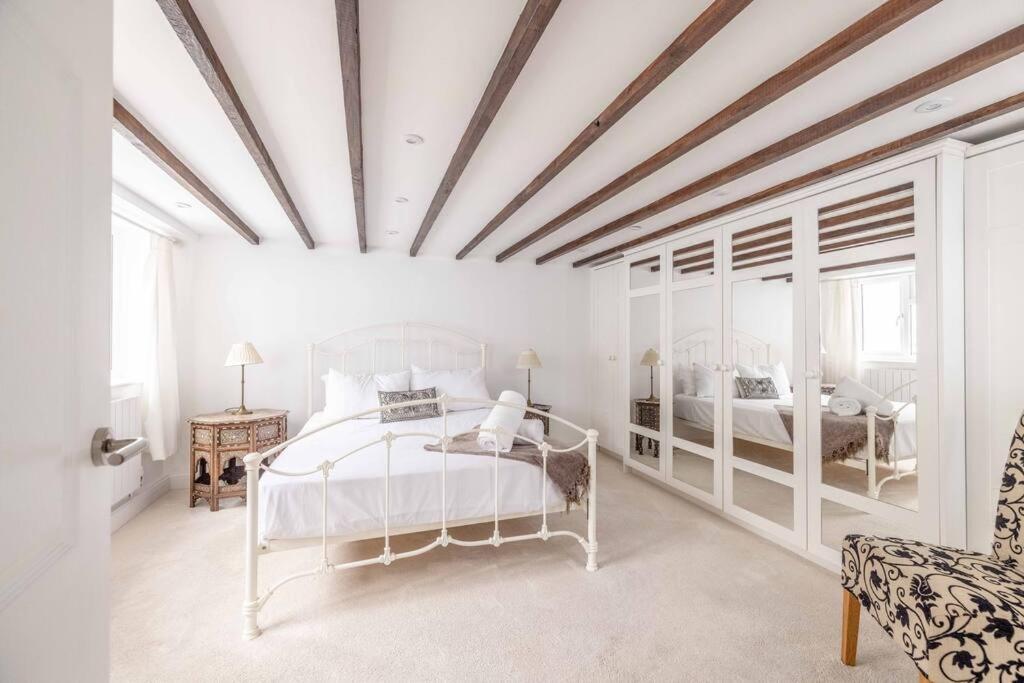 Prime Location, Walk To Windsor Castle & Shops Apartment Exterior photo